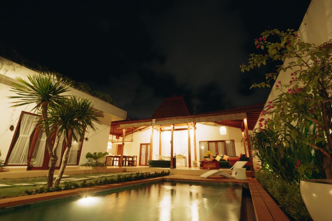 Villa Orked 3 With Family Room Seminyak Exterior photo