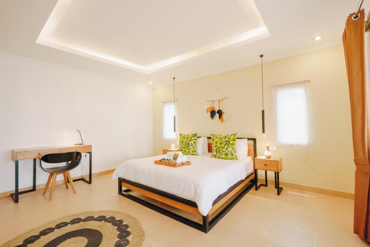 Villa Orked 3 With Family Room Seminyak Exterior photo