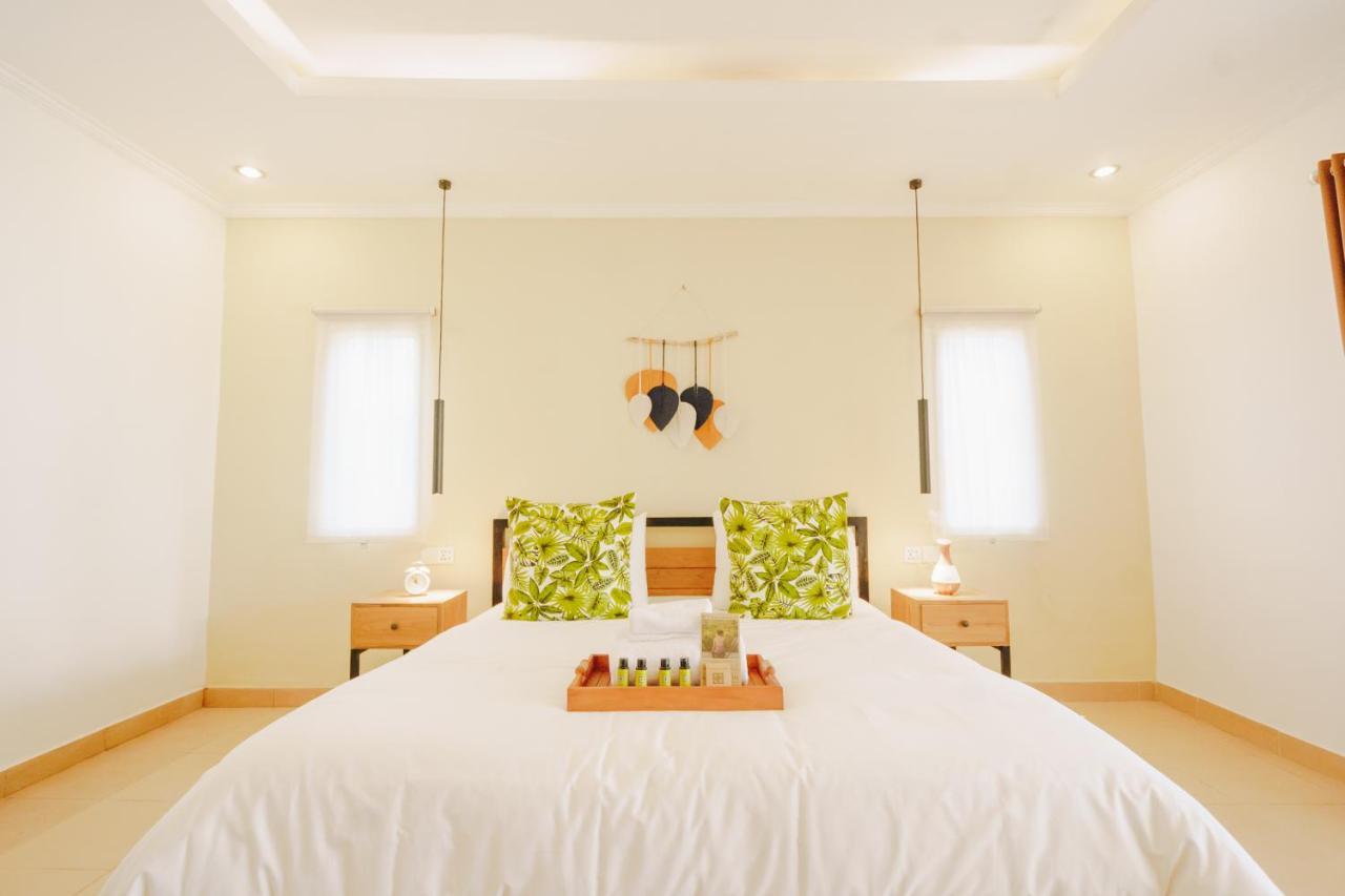 Villa Orked 3 With Family Room Seminyak Exterior photo